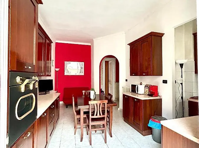 Bella House, A 200 Metri Dalla Metropolitana アパート *